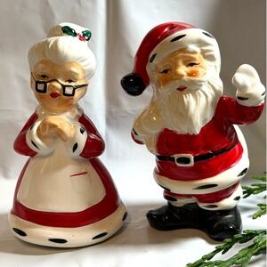 Vintage Santa and Mrs. Claus Salt and Pepper Shakers Set Made in Japan Ceramic
